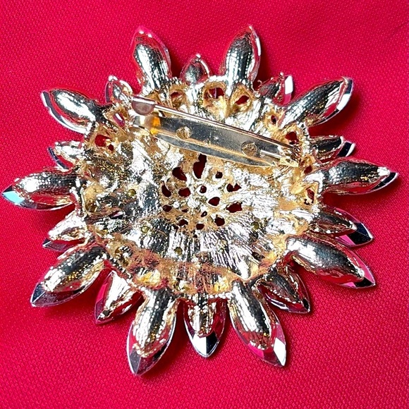 Rhinestone Glass w/ Gold Tone Floral Bouquet Starburst Brooch Pin Large 2.75" - Picture 8 of 13